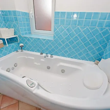 Charming Vatican 150m2 - 1600sq Ft