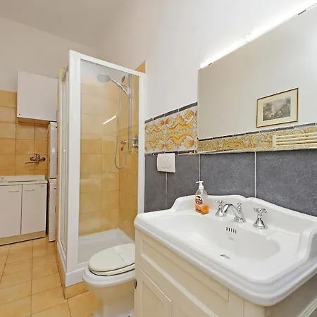 Charming Vatican 150m2 - 1600sq Ft